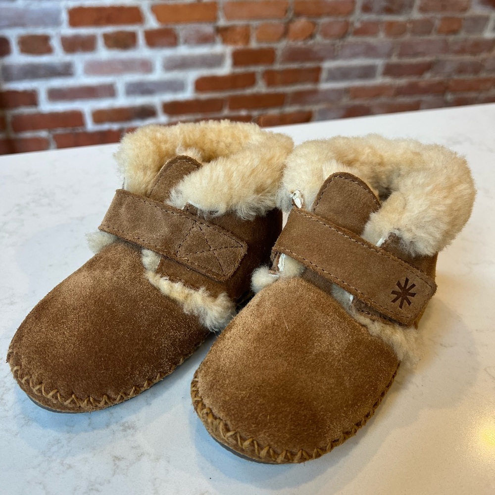 Toddler L.L. Bean Wicked Good Sheepskin Sherpa Slippers 7-8